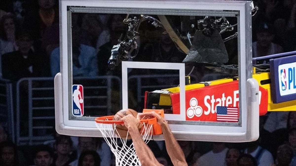 NBA’de Lakers sahasında Magic’e 110-109 yenildi