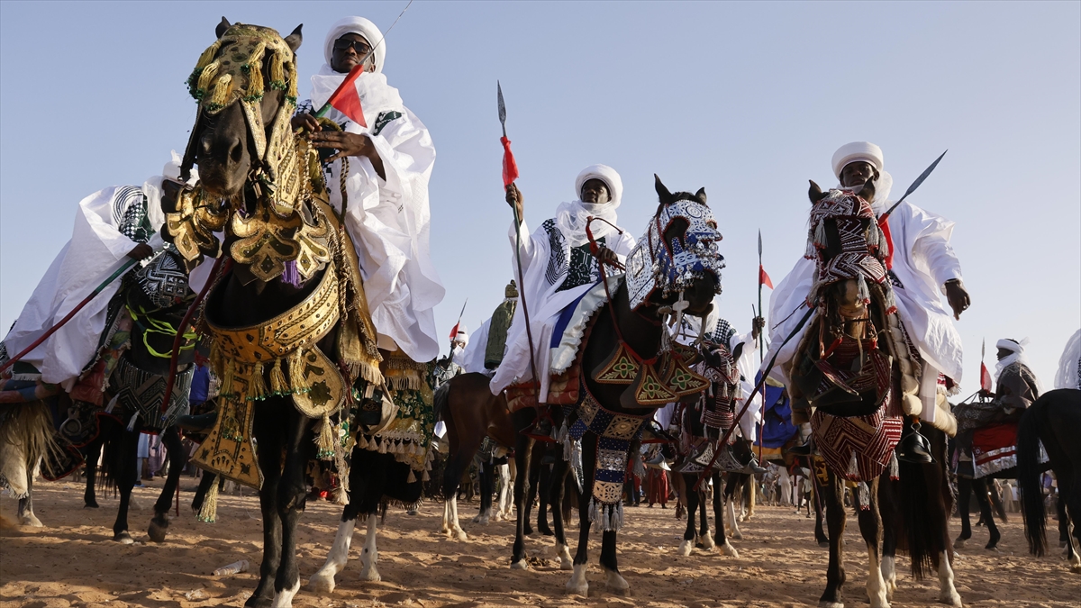 Nijerya’da “Argungu Uluslararası Balıkçılık ve Kültür” festivali düzenlendi Nijerya’da “Argungu Uluslararası Balıkçılık ve Kültür” festivali düzenlendi