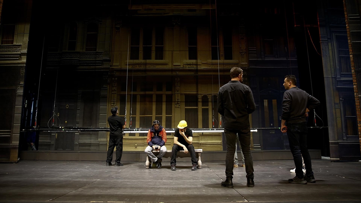 Operanın görünmez kahramanları “Singin’ in the Rain” müzikali için yoğun çaba harcıyor Operanın görünmez kahramanları “Singin’ in the Rain” müzikali için yoğun çaba harcıyor