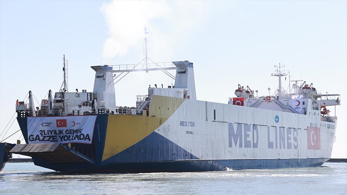 Türk Kızılay’ın Gazze için hazırladığı 21. “İyilik Gemisi” Mersin Limanı’ndan uğurlandı