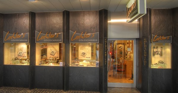 Almanya’da ölülerin dişlerinden 8 kilogram altın çaldı