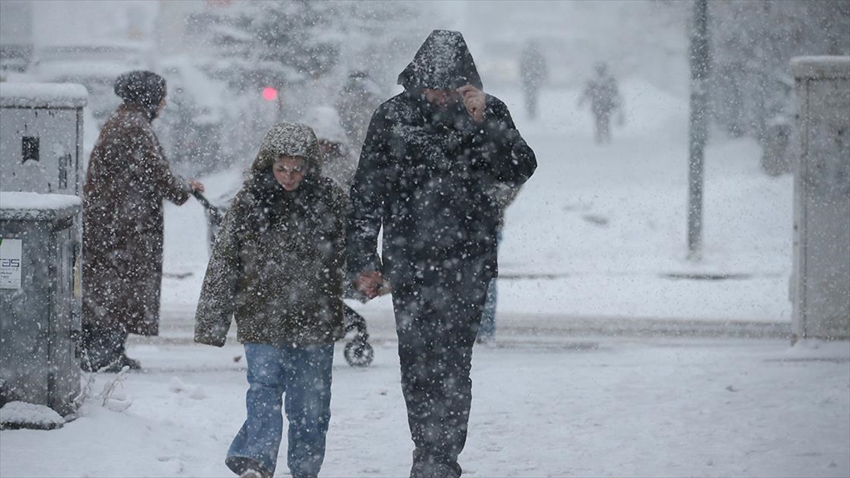 Yurdun doğusundaki bazı iller için kuvvetli kar, Batı Akdeniz için fırtına uyarısı