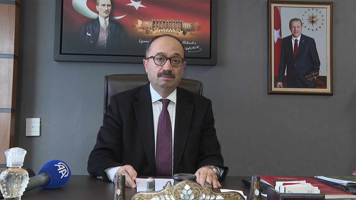 100’den fazla şiir yazan AK Parti Bursa Milletvekili Mesten: Şiir okumak ve yazmak çok muhteşem hissettiriyor 100’den fazla şiir yazan AK Parti Bursa Milletvekili Mesten: Şiir okumak ve yazmak çok muhteşem hissettiriyor