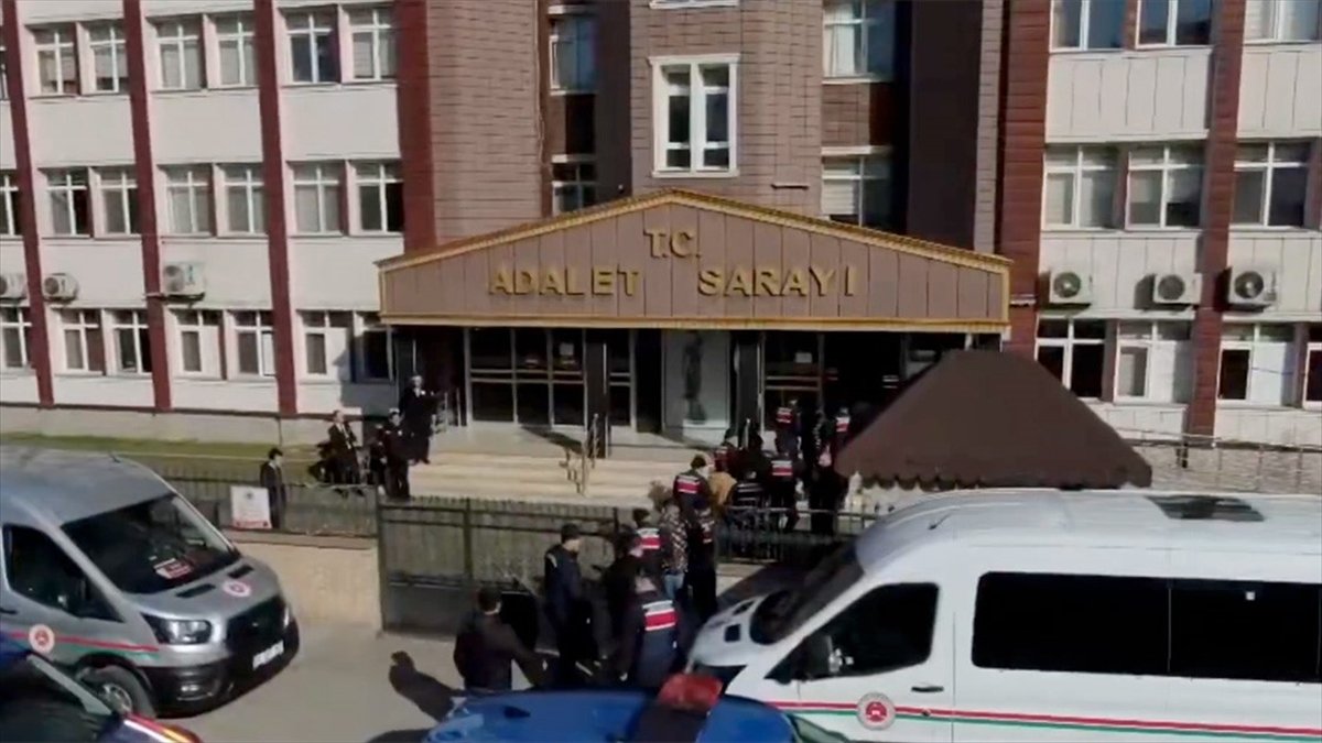 8 ilde 10 ayrı organize suç örgütüne yönelik operasyonlarda 73 şüpheli yakalandı 8 ilde 10 ayrı organize suç örgütüne yönelik operasyonlarda 73 şüpheli yakalandı