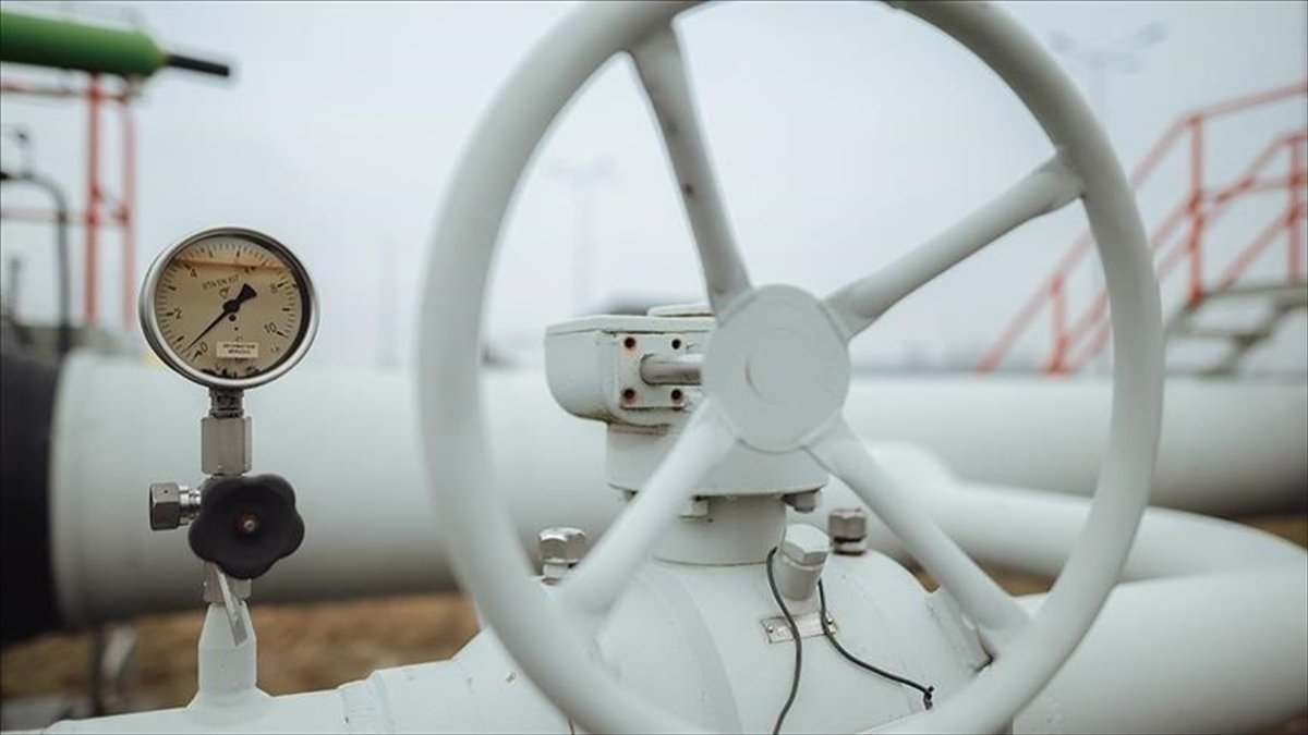 AB, Macaristan ve Slovakya’ya petrol akışını sağlamaya çalışıyor