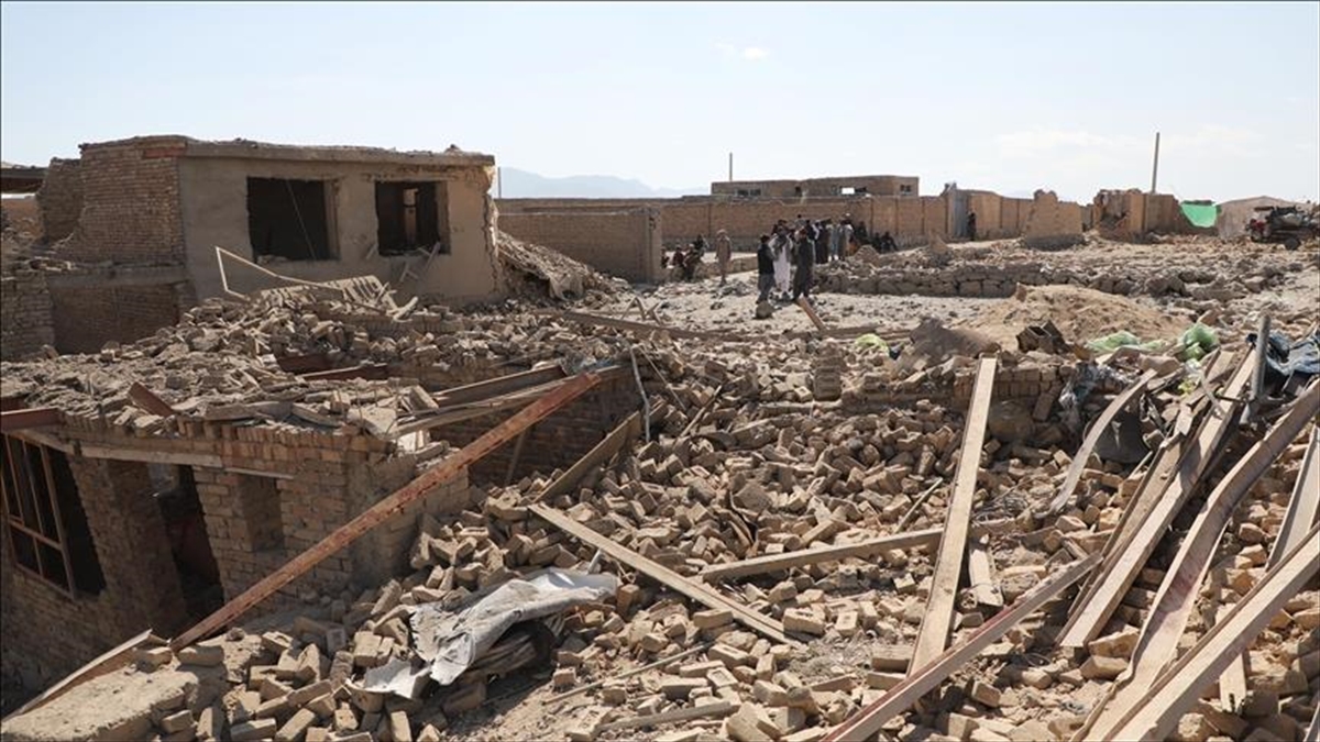 Afganistan Pakistan’ın ateşkesi ihlal ettiği iddiasında bulunurken Pakistan iddiayı reddetti