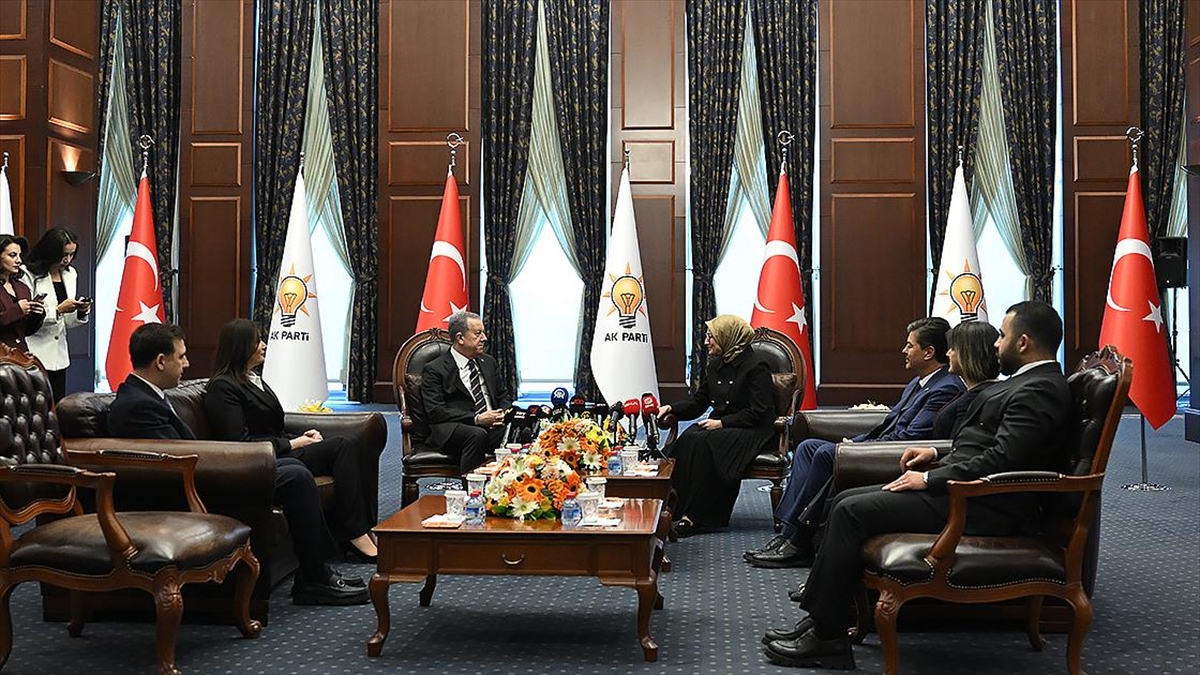 AK Parti Genel Merkezi’nde siyasi partiler arası bayramlaşma AK Parti Genel Merkezi’nde siyasi partiler arası bayramlaşma