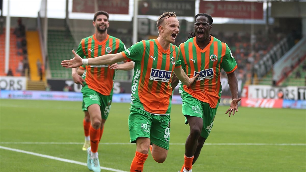 Alanyaspor, Kocaelispor’u 5-0 mağlup etti