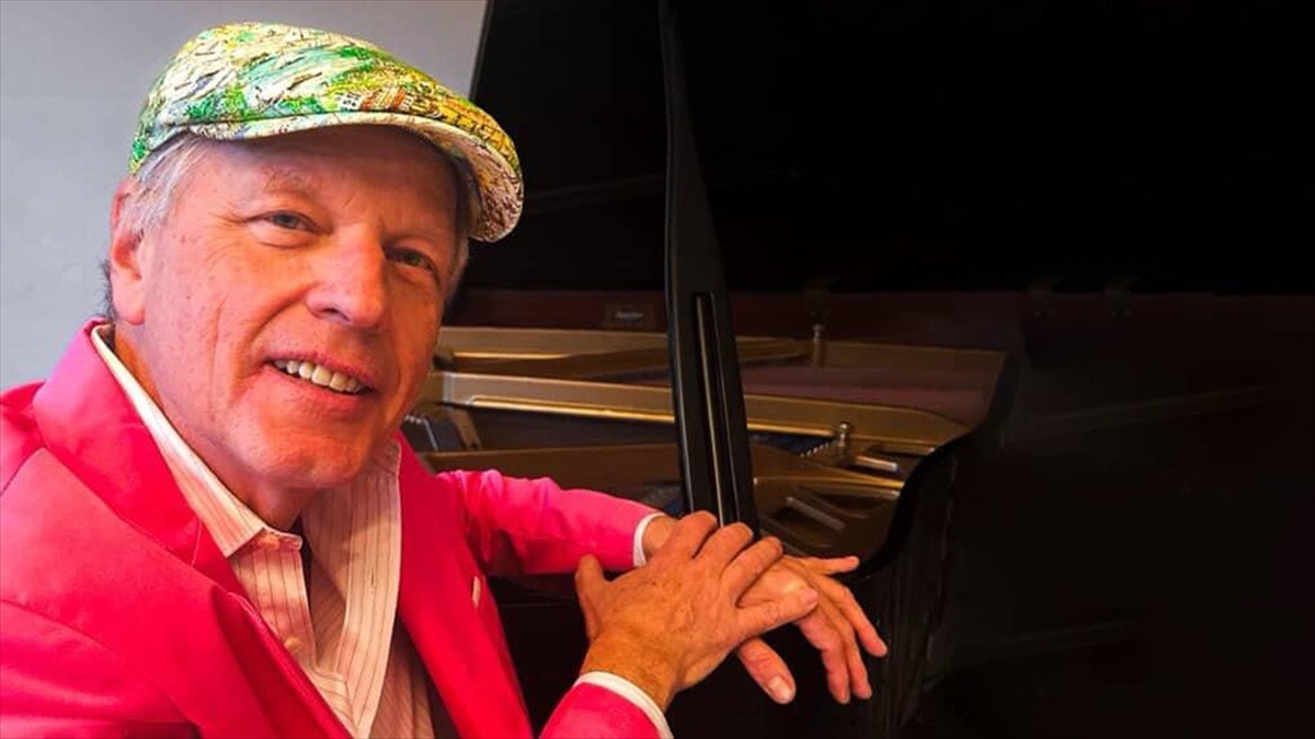 Alman piyanist Uwe Dringenberg’in Türk eserlerine yorumu, sosyal medyada yoğun ilgi gördü Alman piyanist Uwe Dringenberg’in Türk eserlerine yorumu, sosyal medyada yoğun ilgi gördü