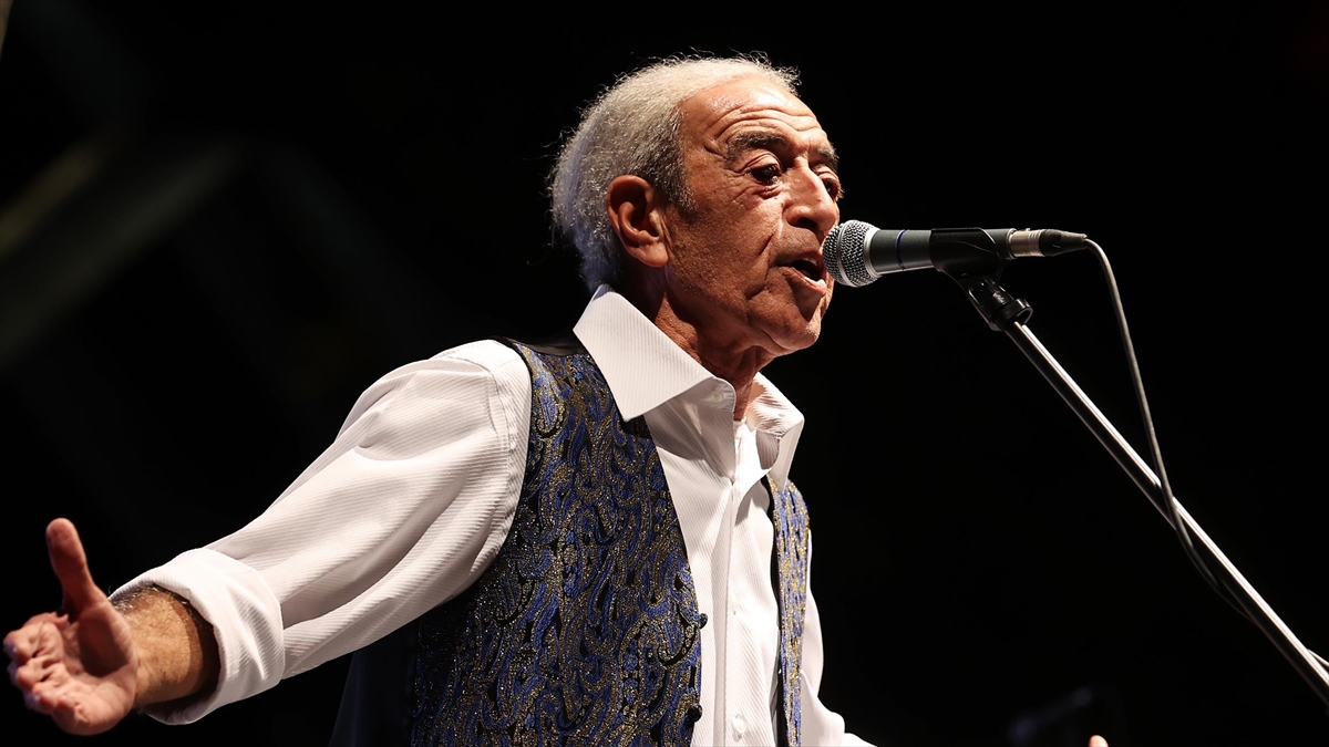 Anadolu rock ve protest müziğinin önde gelen temsilcilerinden: Edip Akbayram