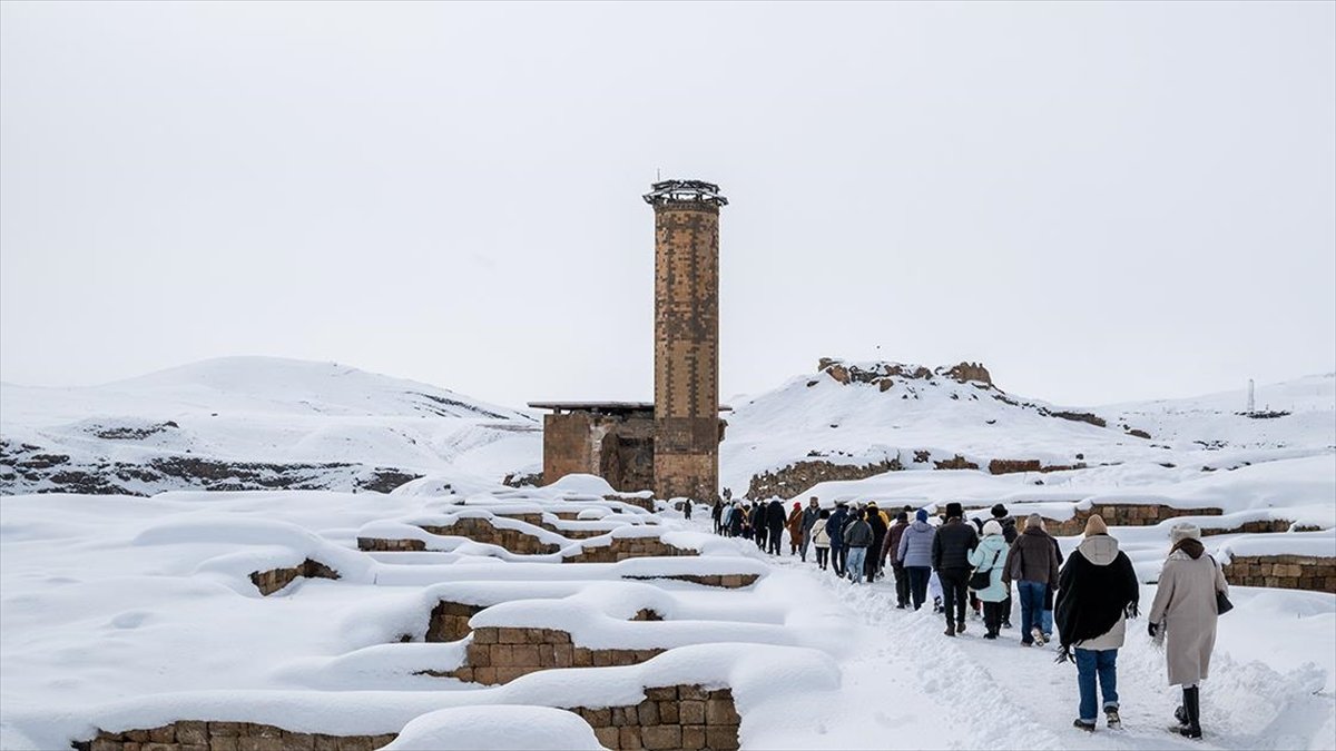 Anadolu’nun giriş kapısı Ani her yıl daha fazla ziyaretçi çekiyor