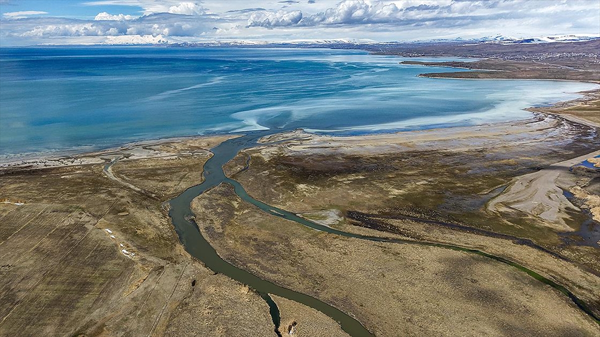 Artan yağışlar kuraklıktan etkilenen Van Gölü Havzası için umut oldu