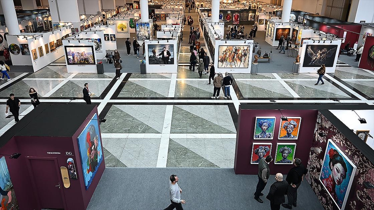 ArtAnkara Uluslararası Çağdaş Sanat Fuarı 12. yılında binin üzerinde sanatçıyla kapılarını açtı ArtAnkara Uluslararası Çağdaş Sanat Fuarı 12. yılında binin üzerinde sanatçıyla kapılarını açtı