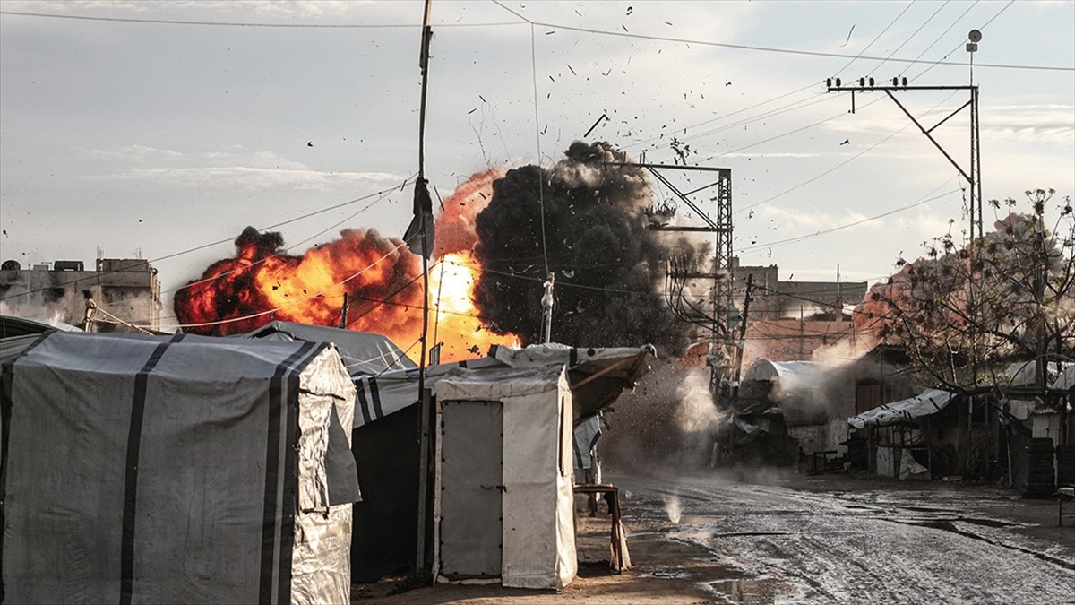 Ateşkesi ihlal eden İsrail askerlerinin Gazze’deki saldırısında 2 kardeş hayatını kaybetti