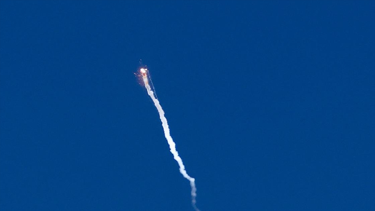 Axios: ABD ile İsrail, İran’a yönelik saldırıları bir hafta ertelemiş Axios: ABD ile İsrail, İran’a yönelik saldırıları bir hafta ertelemiş