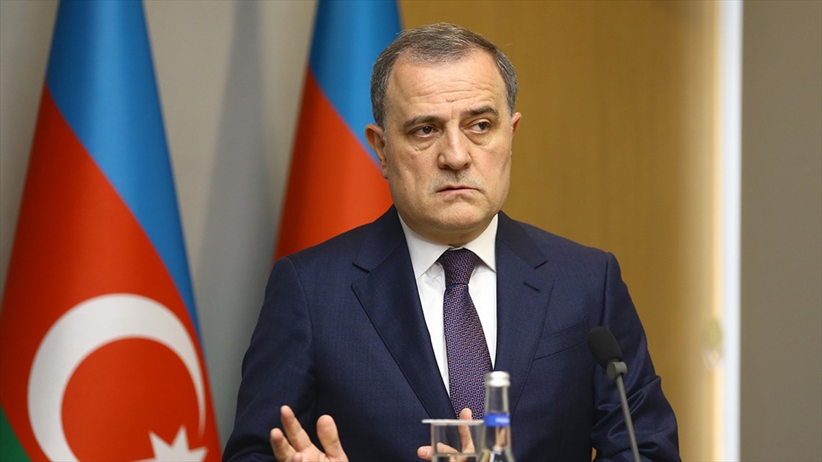 Azerbaycan, İran’daki diplomatik misyonunu tahliye edecek