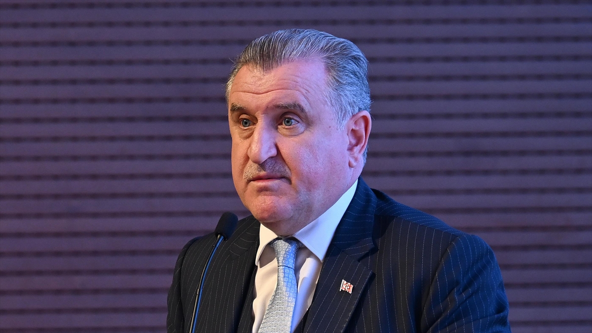 Bakan Bak’tan milli atıcılara tebrik mesajı Bakan Bak’tan milli atıcılara tebrik mesajı