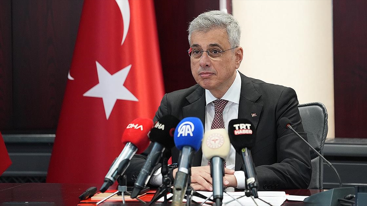 Bakan Memişoğlu: Sağlık sanayisi, savunma sanayisi gibi Türkiye’nin yüz akı olacak