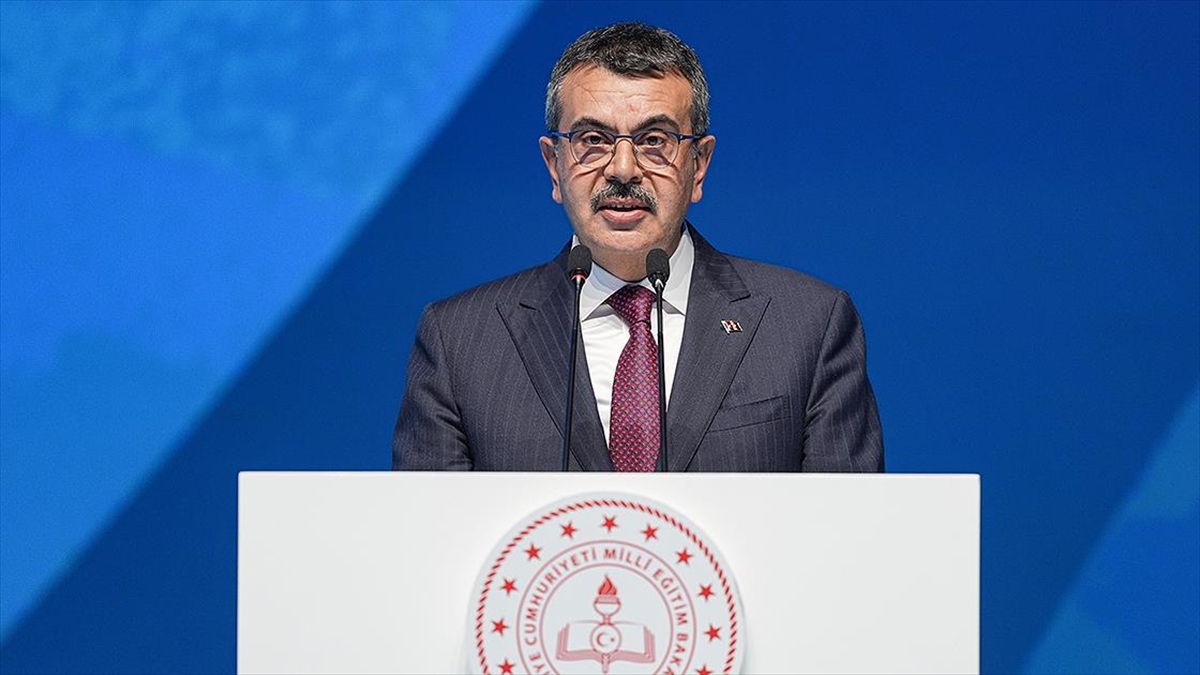 Bakan Tekin, “23 Nisan Çocuk Bayramı Düzenleme Kurulu” toplantısına katıldı