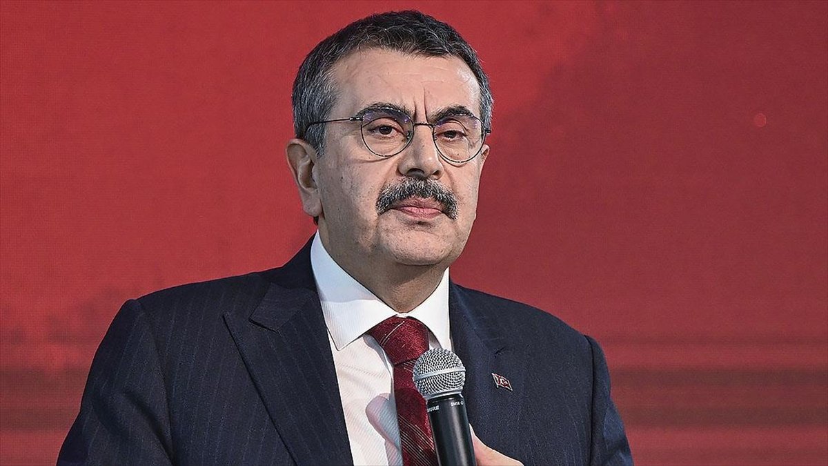 Bakan Tekin: Türkiye Yüzyılı Maarif Modeli’ne dijital okuryazarlıkla ilgili uyulması gereken kriterleri yerleştirdik
