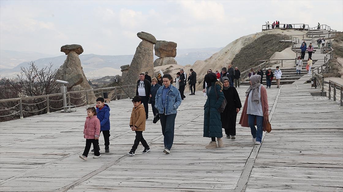 Bayram tatili Kapadokya’daki turizm merkezlerini hareketlendirdi