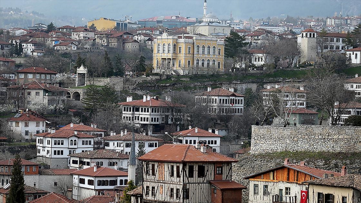 Bayram tatilinde Safranbolu’yu tercih edenler tarihte yolculuk yaptı