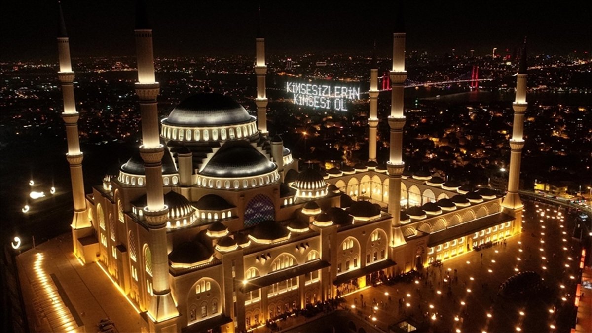 “Bin aydan daha hayırlı” Kadir Gecesi yarın idrak edilecek “Bin aydan daha hayırlı” Kadir Gecesi yarın idrak edilecek