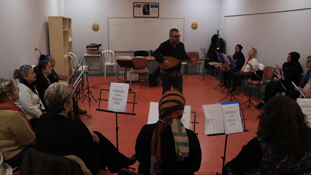 Bursa’da üreten kadınlardan oluşan koro ilk konserine hazırlanıyor Bursa’da üreten kadınlardan oluşan koro ilk konserine hazırlanıyor