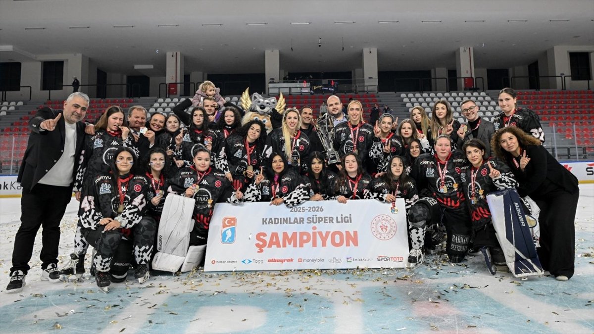 Buz Hokeyi Kadınlar Süper Lig’de şampiyon “Buzadam”