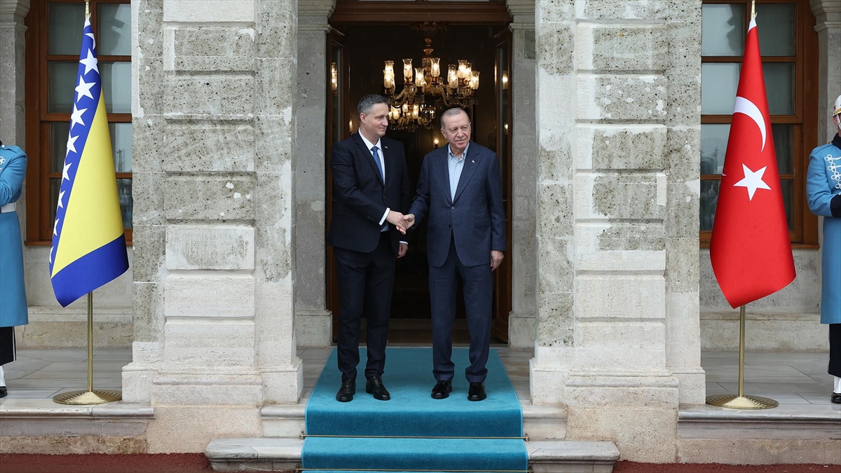 Cumhurbaşkanı Erdoğan, Bosna Hersek Devlet Başkanlığı Konseyi Başkanı Becirovic’i resmi törenle karşıladı