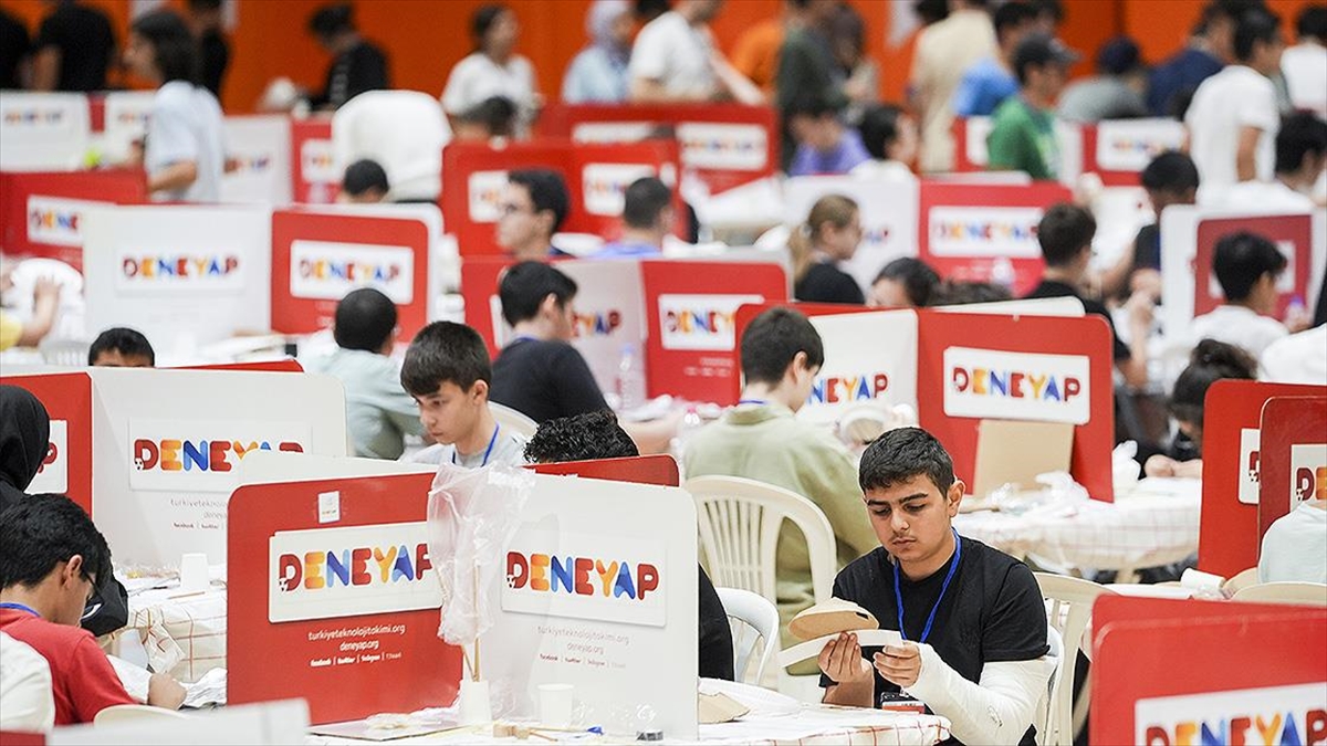 DENEYAP Teknoloji Atölyeleri geleceğin teknoloji yıldızlarını arıyor