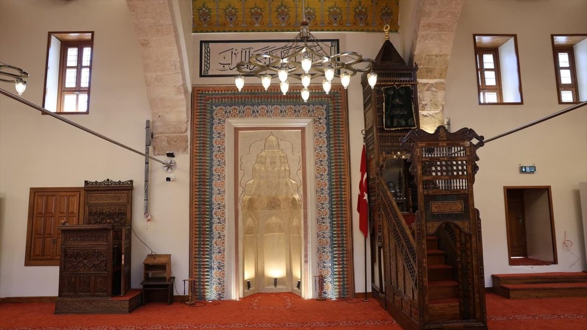 Depremde hasar gören Kahramanmaraş’ın simgelerinden Ulu Cami yeniden ibadete açıldı