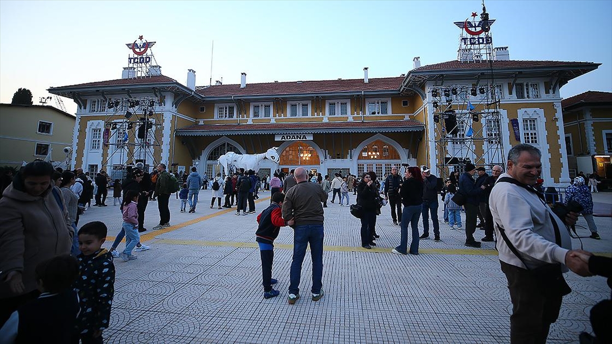Devlet Tiyatroları Sabancı Uluslararası Adana Tiyatro Festivali başladı
