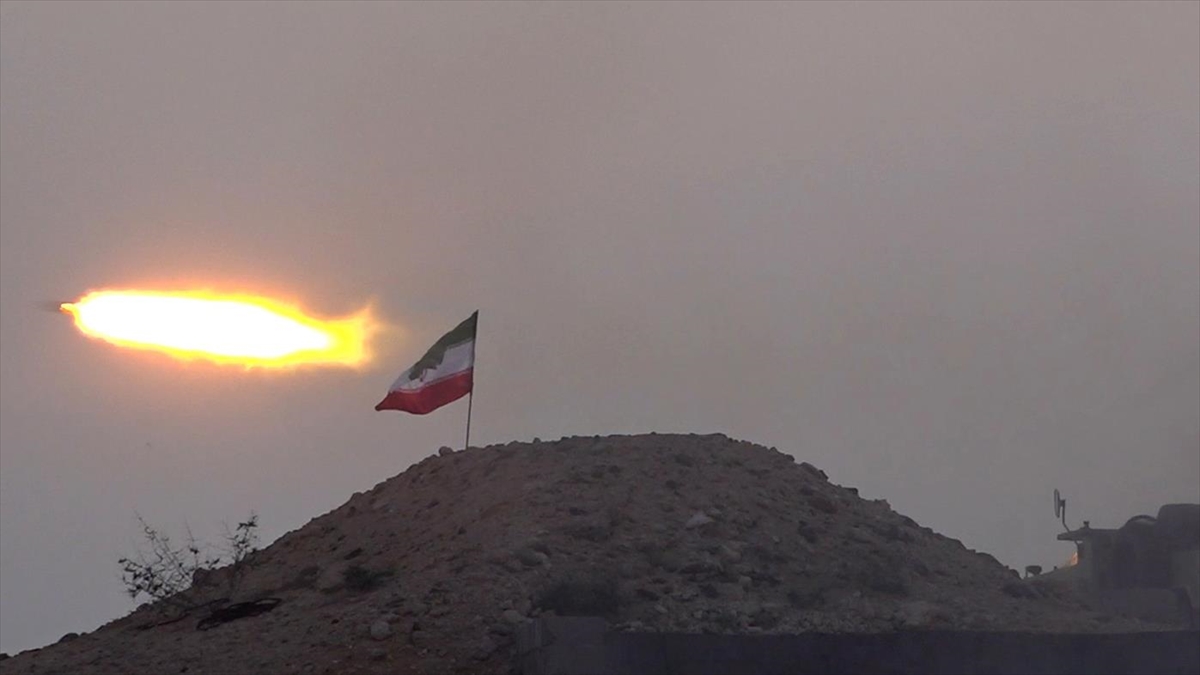 Devrim Muhafızları Ordusu: ABD’nin bölgede konuşlandırdığı ikinci THAAD hava savunma sistemini vurduk