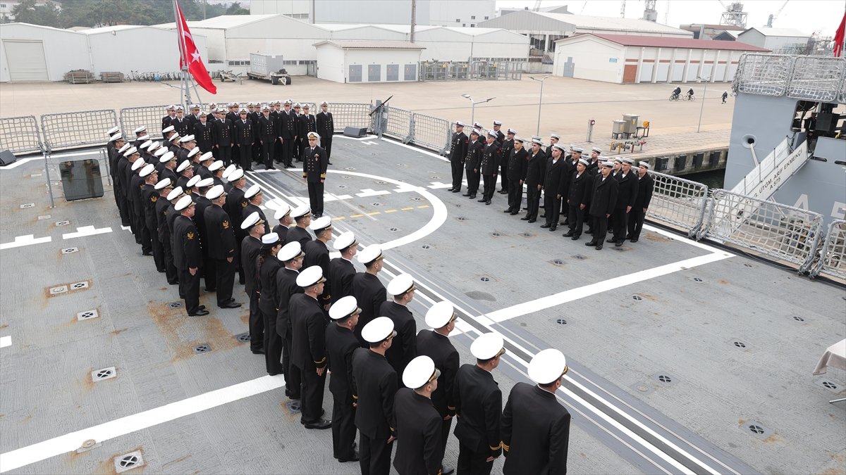Donanma Komutanlığında bayram sevinci