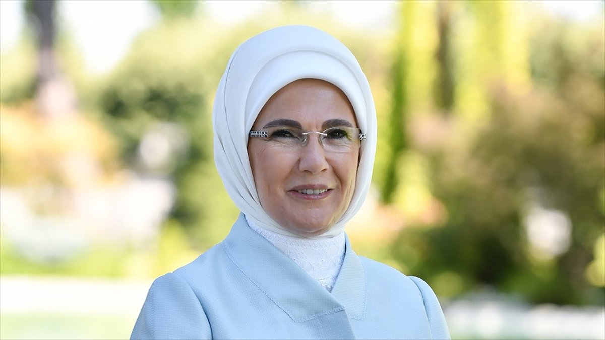 Emine Erdoğan, Türk milleti ve İslam aleminin Kadir Gecesi’ni tebrik etti Emine Erdoğan, Türk milleti ve İslam aleminin Kadir Gecesi’ni tebrik etti