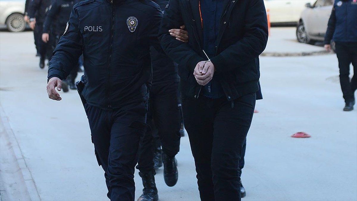 Eskişehir merkezli yasa dışı bahis ve dolandırıcılık operasyonunda 56 zanlı yakalandı