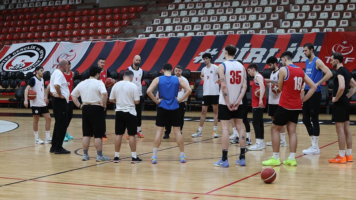 Gaziantep Basketbol’da hedef yeniden liderlik koltuğuna oturmak