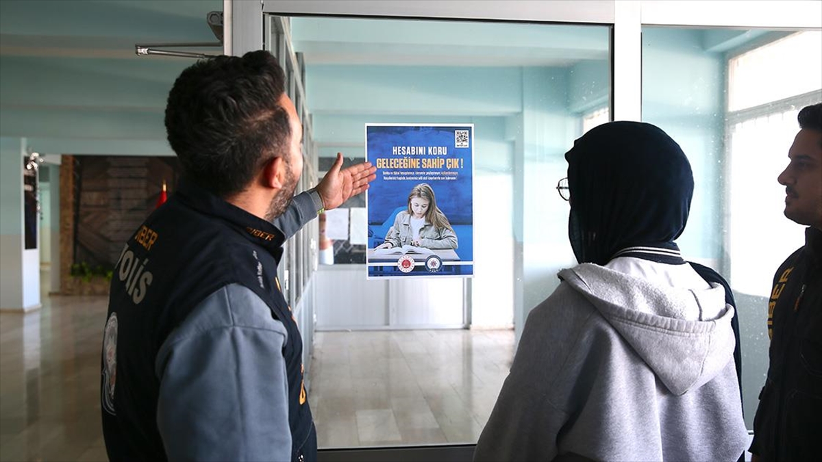 Gençlere “Hesabını kullandırma, geleceğini karartma” uyarısı