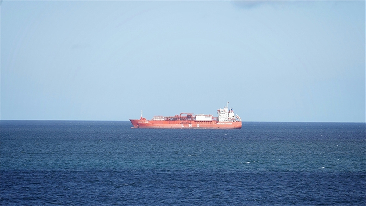 Hürmüz Boğazı’ndan son 2 günde 7 gemi geçti