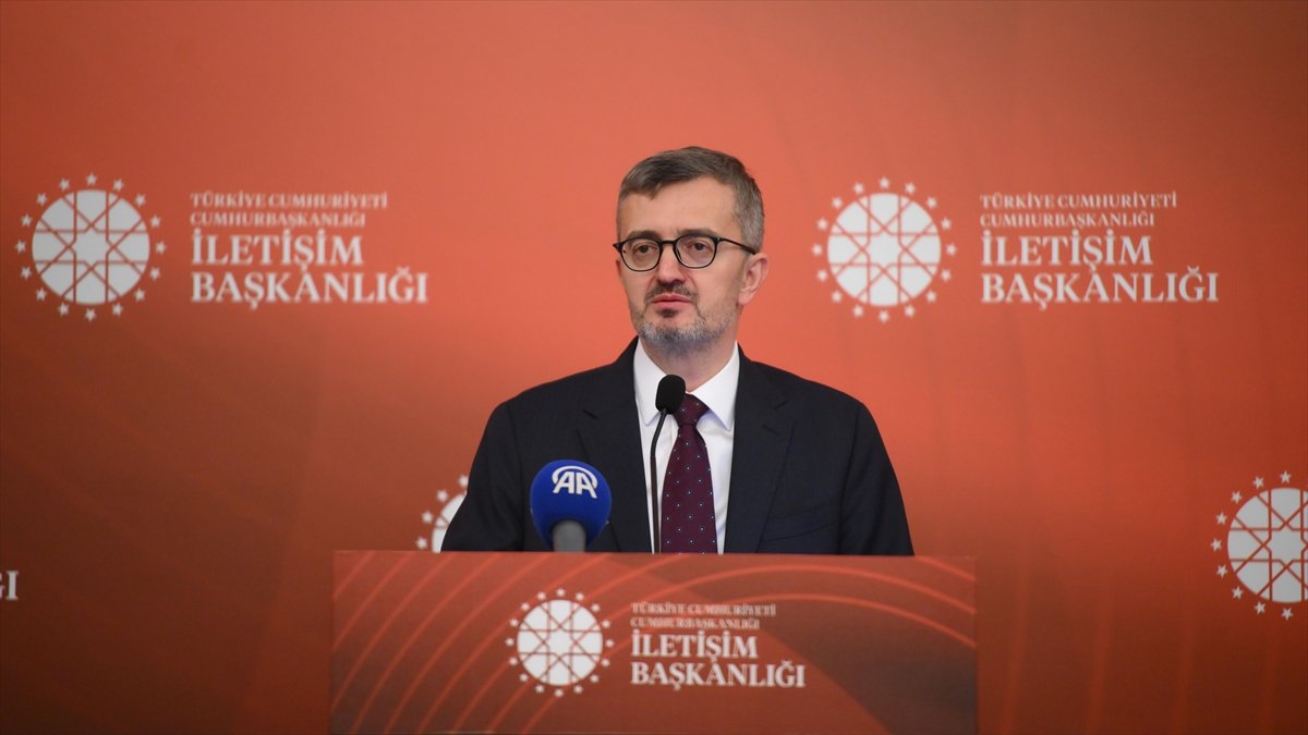 İletişim Başkanı Duran, basın mensuplarıyla iftarda bir araya geldi İletişim Başkanı Duran, basın mensuplarıyla iftarda bir araya geldi