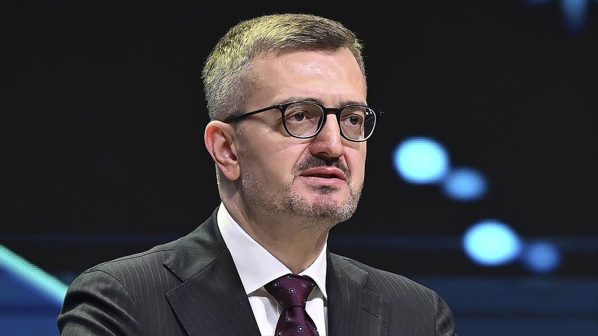 İletişim Başkanı Duran: Nevruzun tüm insanlığa barış, huzur ve esenlik getirmesini diliyorum