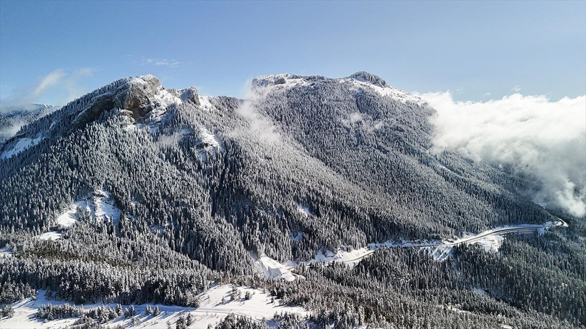Ilgaz ve Yaralıgöz dağlarında kar manzarası havadan görüntülendi Ilgaz ve Yaralıgöz dağlarında kar manzarası havadan görüntülendi
