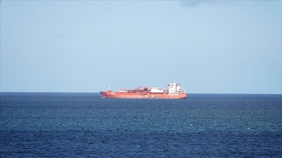 İran, Hürmüz Boğazı’ndan geçen gemilerden geçiş ücreti alınmasına ilişkin yasa tasarısı hazırlıyor