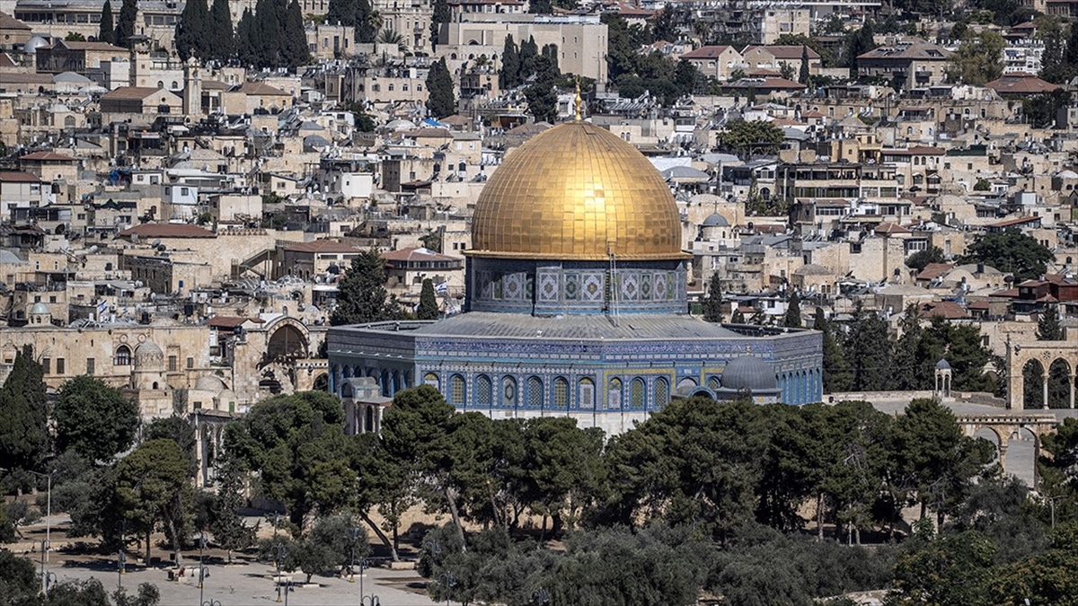 İsrail, İran ile savaş bahanesiyle Mescid-i Aksa ve Harem-i İbrahim’i kapalı tutmaya devam ediyor İsrail, İran ile savaş bahanesiyle Mescid-i Aksa ve Harem-i İbrahim’i kapalı tutmaya devam ediyor