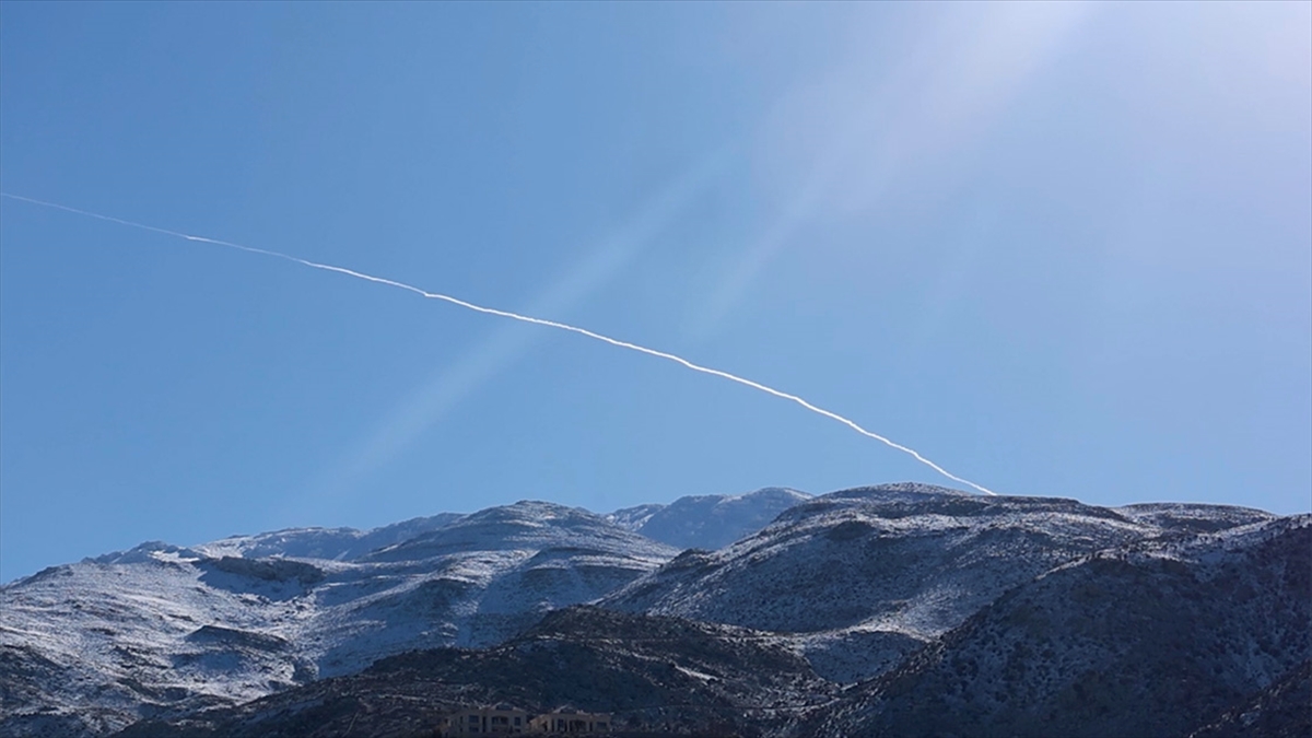 İsrail ordusu, Lübnan’a havadan ve denizden saldırılar düzenledi
