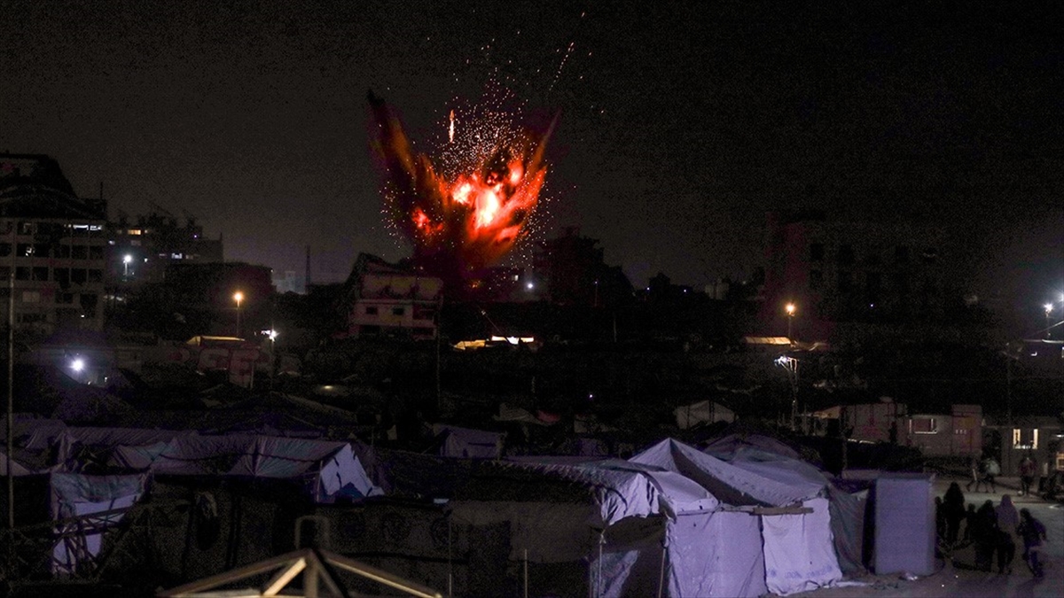 İsrail’in ateşkesi ihlal ederek Gazze’ye düzenlediği saldırılarda bir çocuk hayatını kaybetti