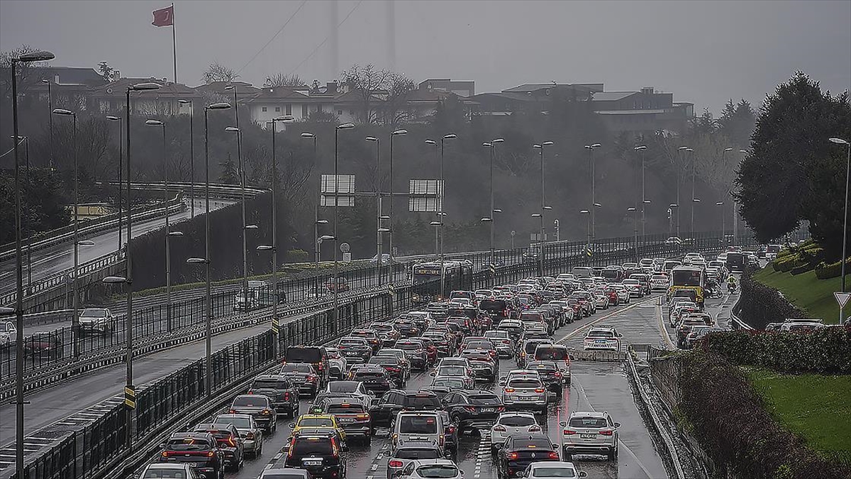 İstanbul’da bayramın ikinci gününde trafik yoğunluğu yüzde 74’e çıktı