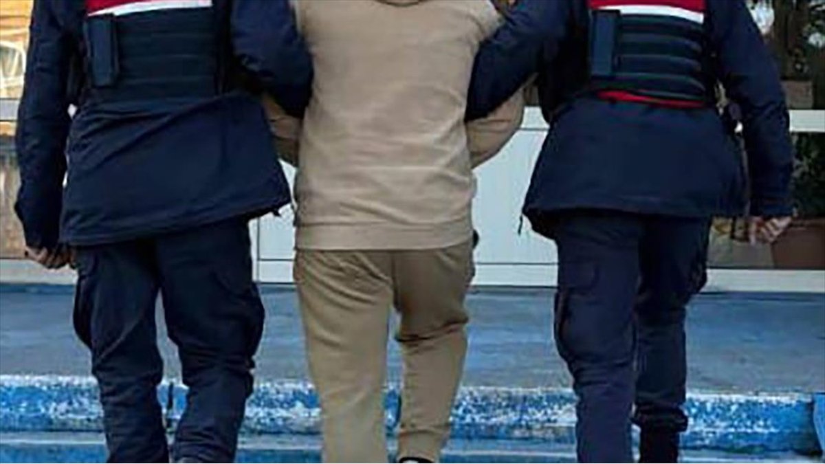 Kırmızı bültenle aranan 18, ulusal seviyede aranan 27 suçlu Türkiye’ye getirildi