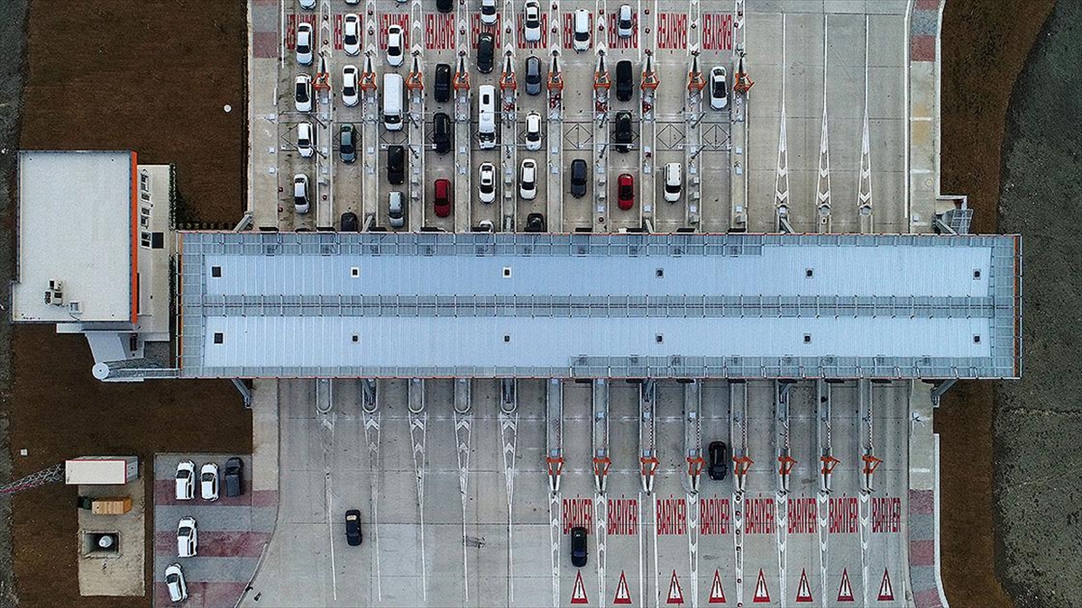 Köprü ve otoyollarda HGS kullanımı 585 milyonun üzerine çıktı Köprü ve otoyollarda HGS kullanımı 585 milyonun üzerine çıktı